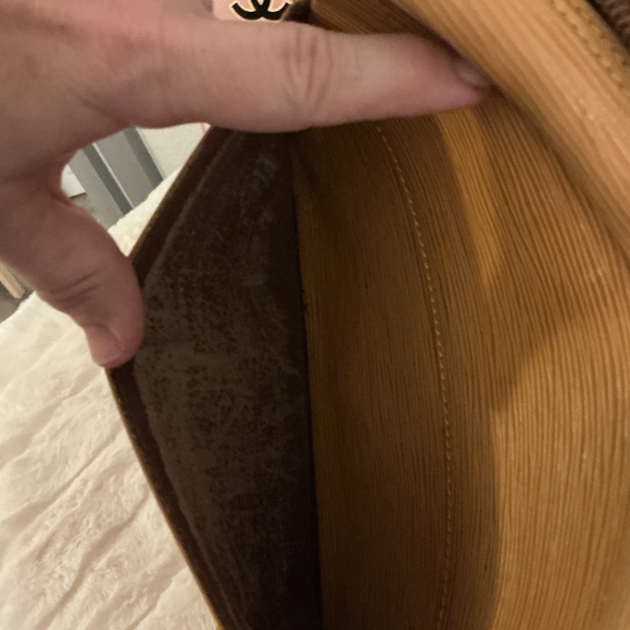 Louis Vuitton Brown Leather Shoulder Bag - Picture 6 of 7